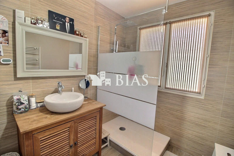 Maison - 151 m² - 6 pièces