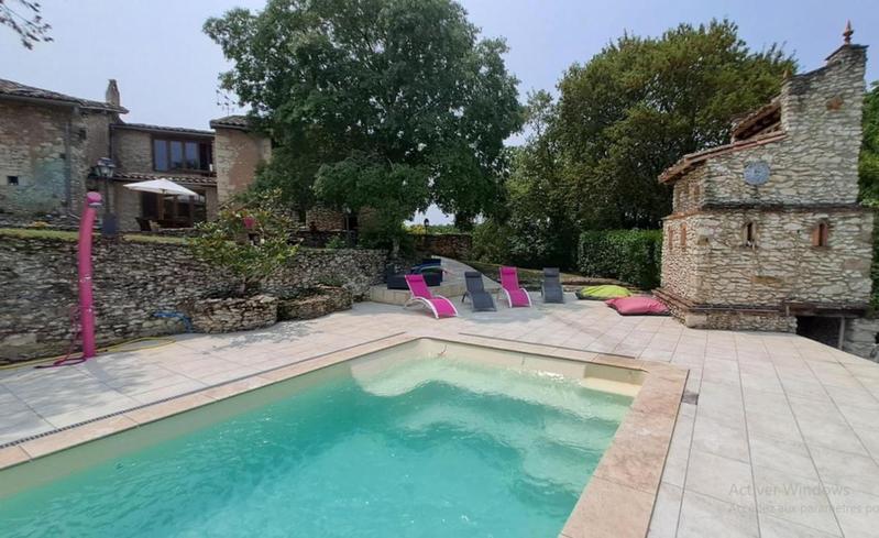 Propriété - 330 m² - 12 pièces