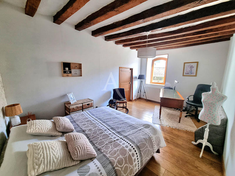 Maison - 176 m² - 8 pièces