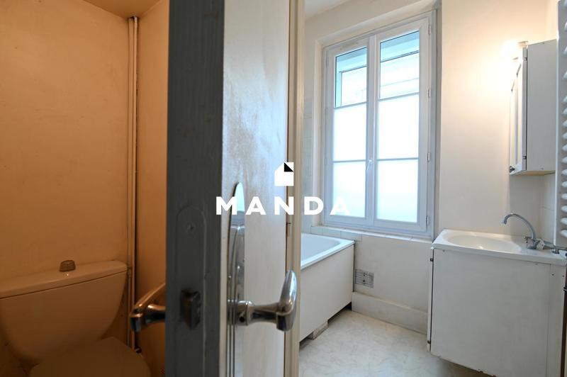 Studio - 25 m² - 1 pièce