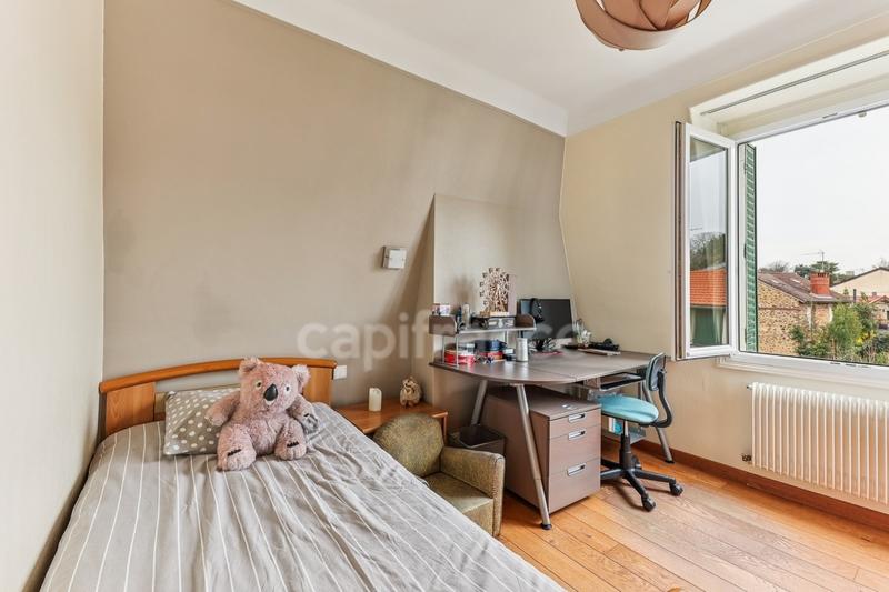 Maison - 200 m² - 8 pièces