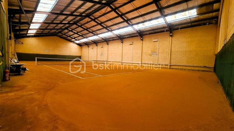 Parking / Garage - 620 m²