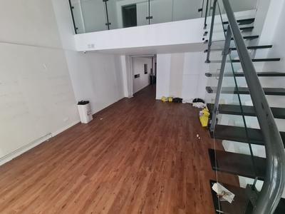 Local commercial - 136 m²