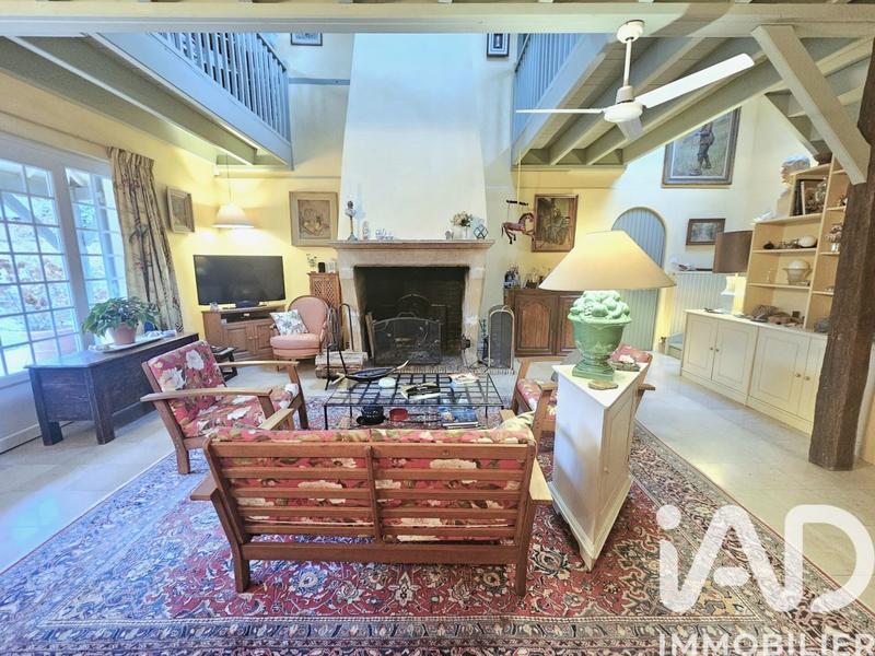 Maison - 292 m² - 8 pièces