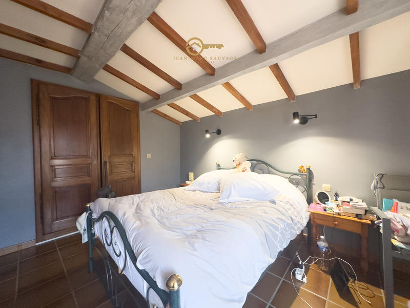 Propriété - 231 m² - 14 pièces