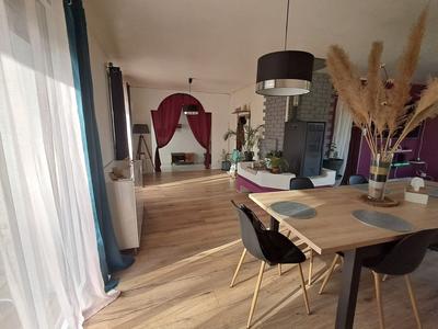 Maison - 105 m² - 4 pièces