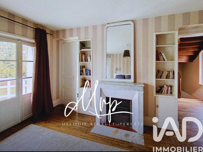 Maison - 228 m² - 8 pièces