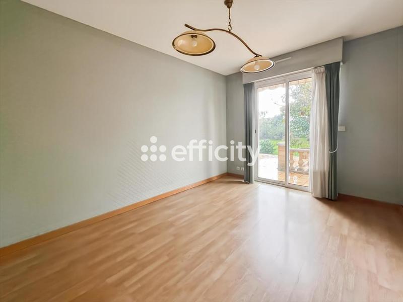 Pavillon - 150 m² - 5 pièces