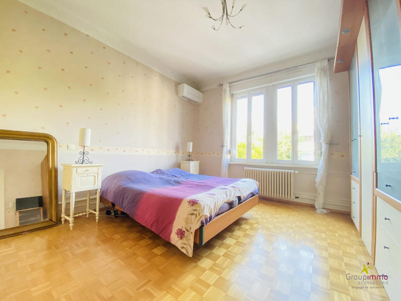 Maison - 195 m² - 8 pièces