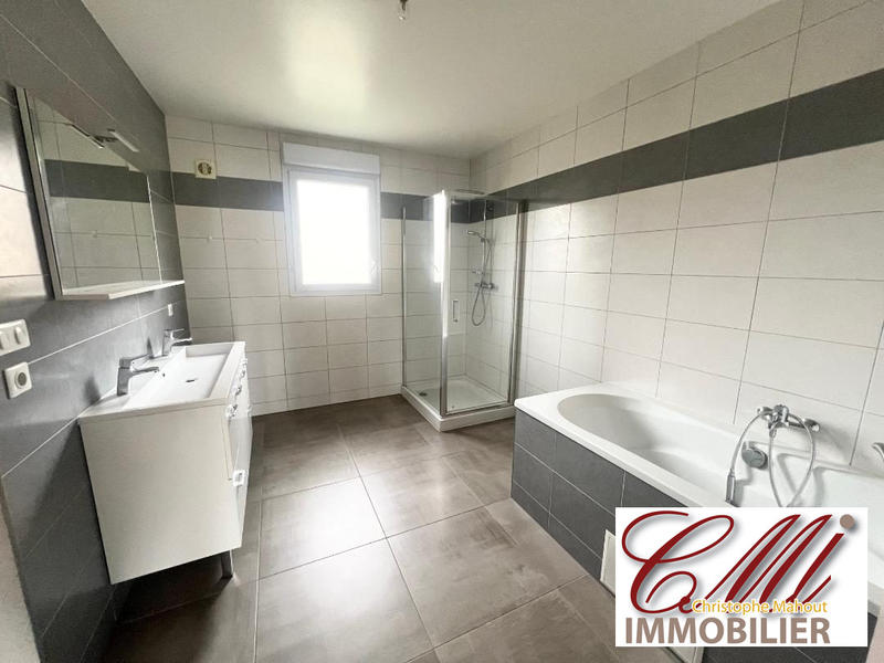 Maison - 203 m² - 8 pièces