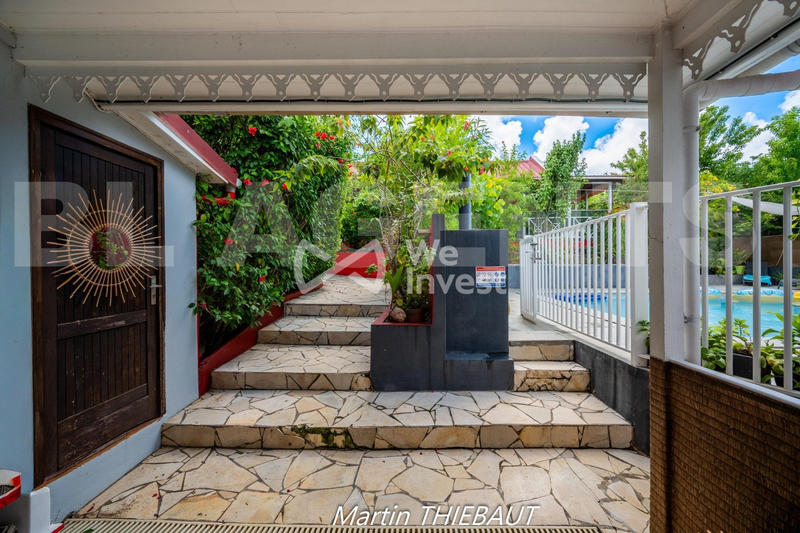 Maison - 270 m² - 13 pièces