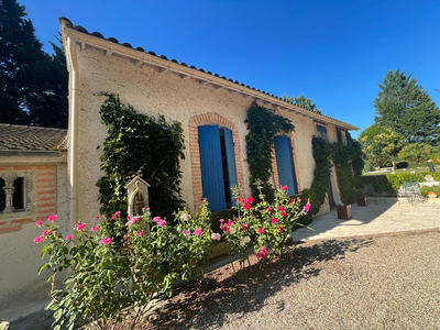 Maison - 220 m² - 6 pièces