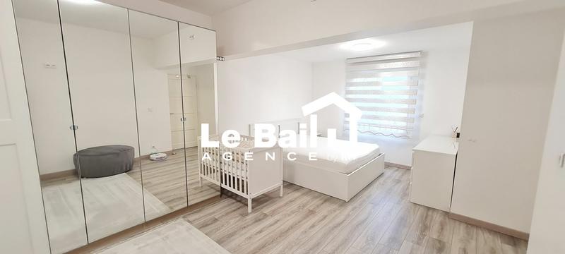 Maison - 228 m² - 8 pièces
