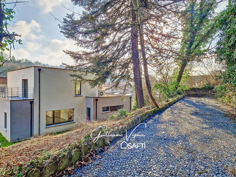 Maison - 147 m² - 6 pièces