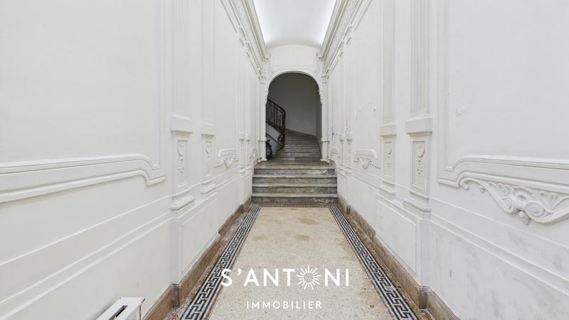 Appartement haussmannien - 91 m² - 2 pièces