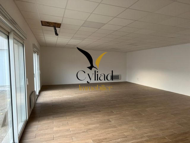 Local commercial - 75 m² - 3 pièces