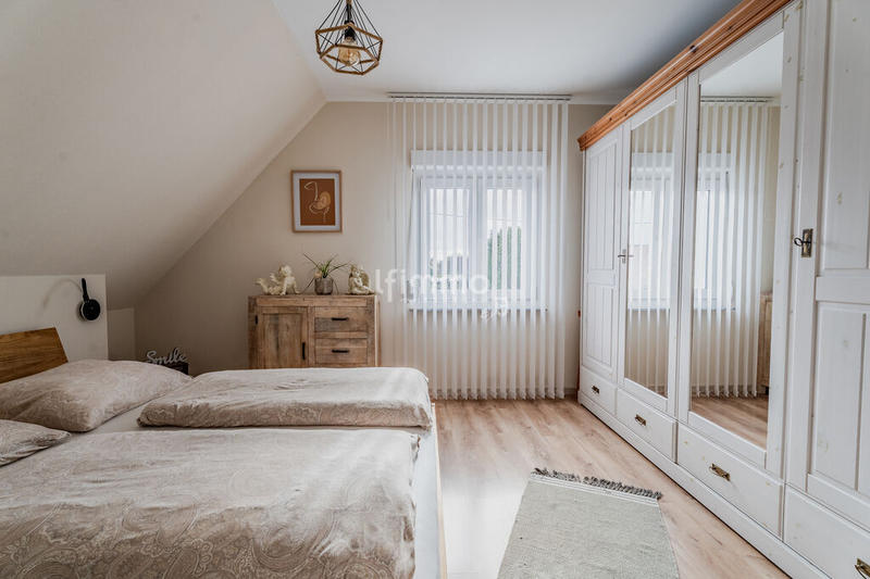 Maison - 216 m² - 6 pièces