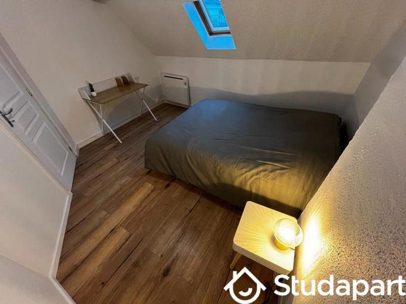 Chambre - 9 m² - 1 pièce