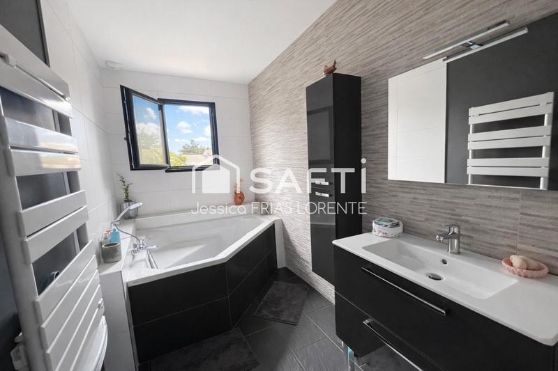 Maison - 111 m² - 4 pièces