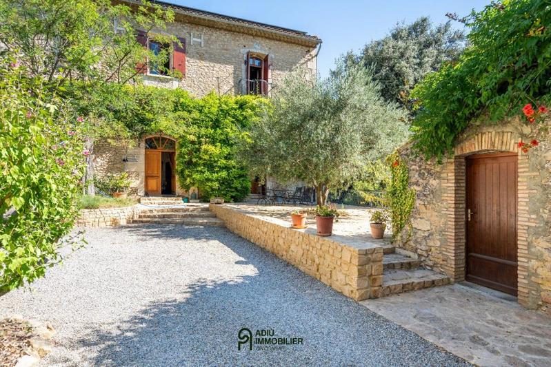 Mas - 400 m² - 15 pièces