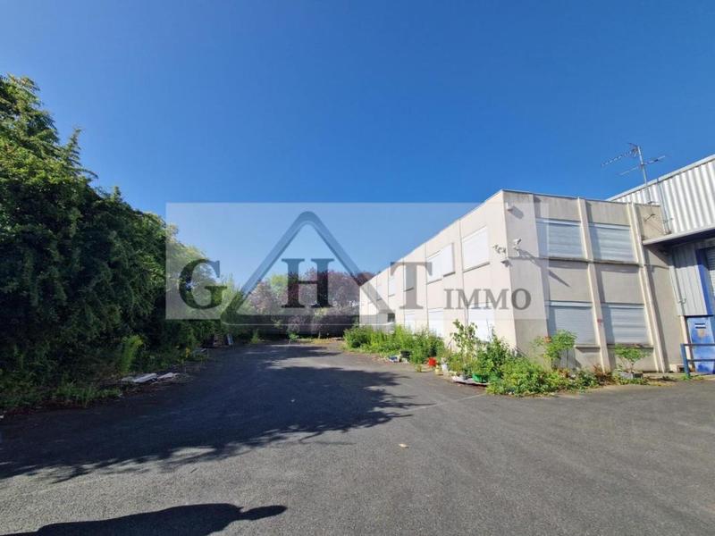 Entrepôt - 4 385 m²