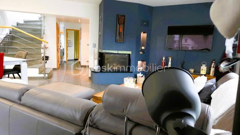 Maison traditionnelle - 154 m² - 5 pièces