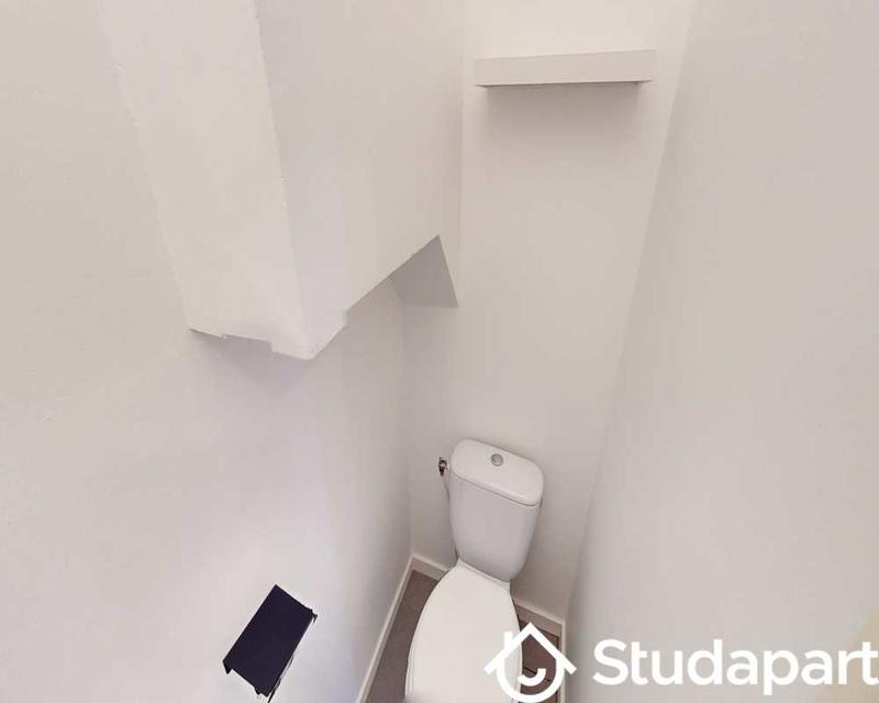 Chambre - 140 m² - 1 pièce