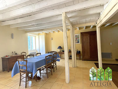 Maison - 180 m² - 5 pièces