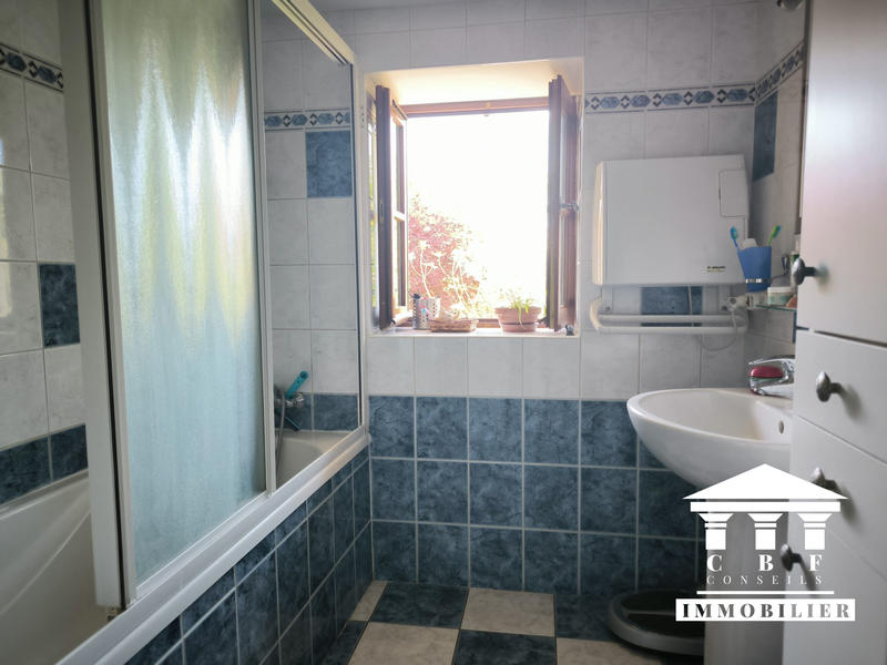 Maison - 172 m² - 9 pièces