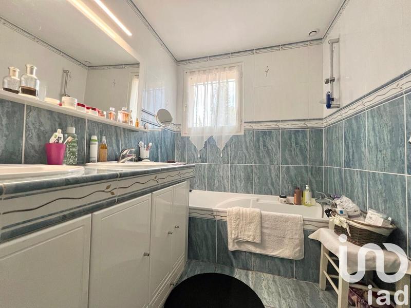 Maison - 205 m² - 9 pièces