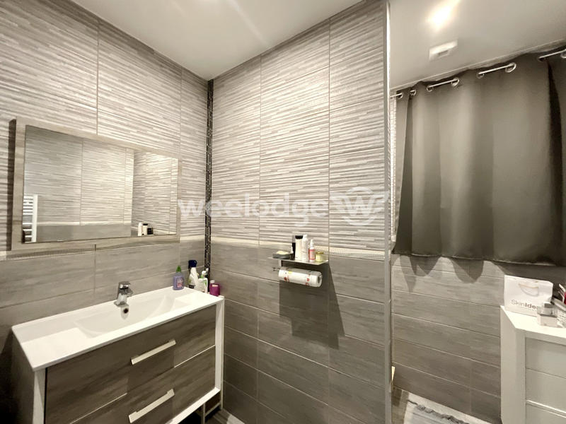 Villa - 260 m² - 9 pièces