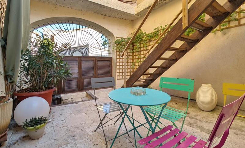 Maison - 252 m² - 8 pièces