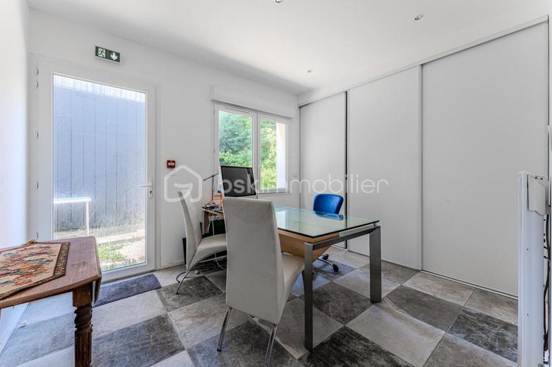 Local commercial - 105 m² - 7 pièces