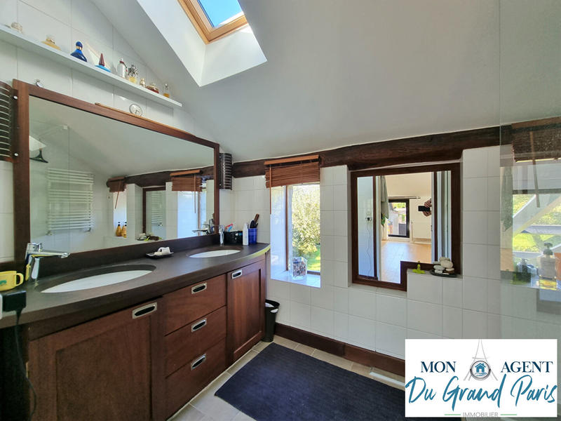 Maison - 273 m² - 8 pièces