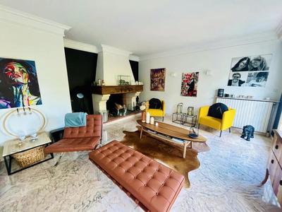 Villa - 298 m² - 10 pièces