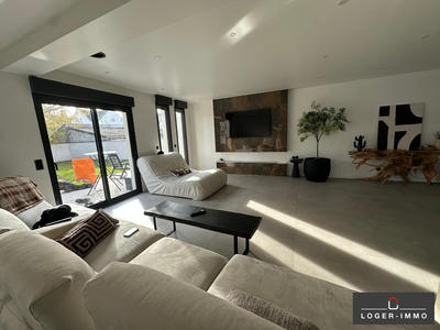 Maison - 190 m² - 6 pièces