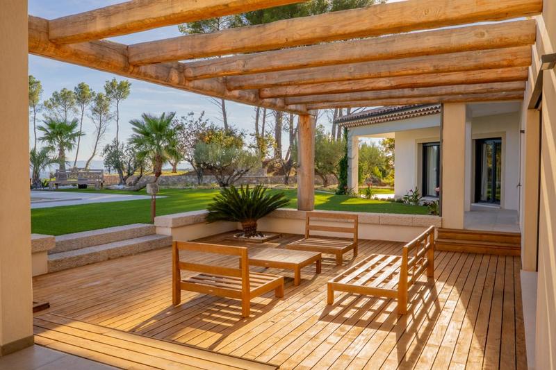 Villa - 231 m² - 6 pièces