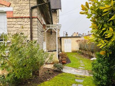 Maison - 166 m² - 7 pièces