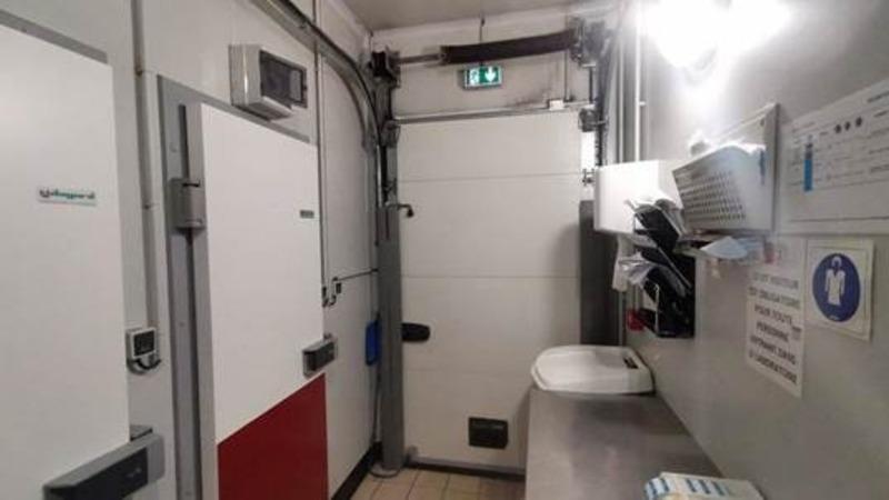 Local d'activité / Entrepôt - 1 051 m² - 12 pièces