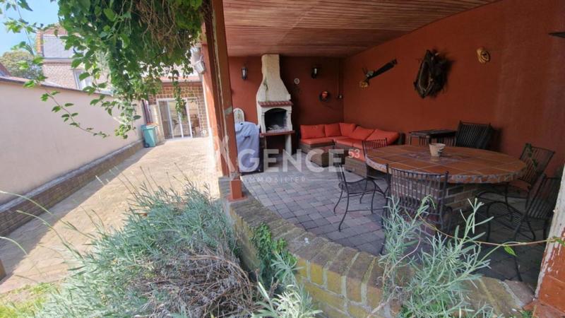 Maison - 212 m² - 8 pièces