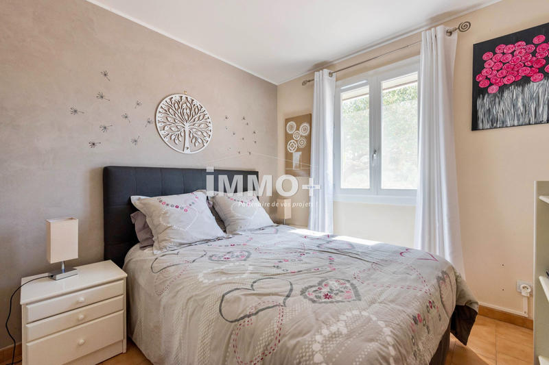 Maison - 220 m² - 6 pièces