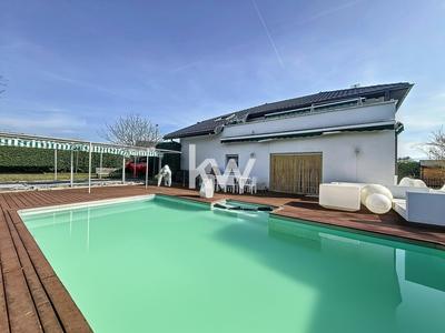 Maison - 200 m² - 7 pièces