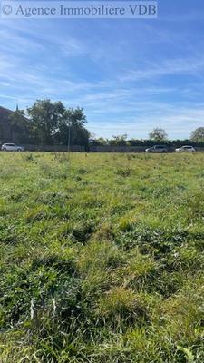 Terrain constructible - 817 m²