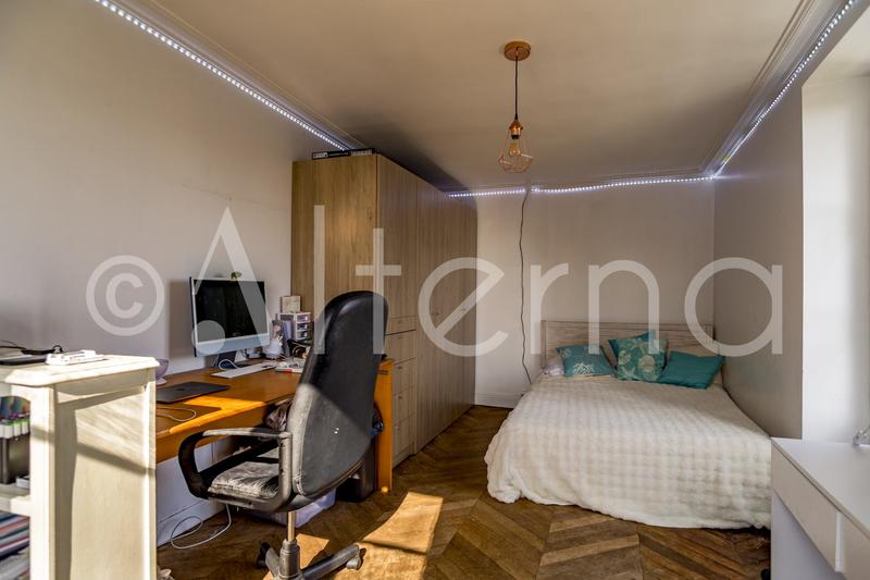 Maison - 350 m² - 12 pièces