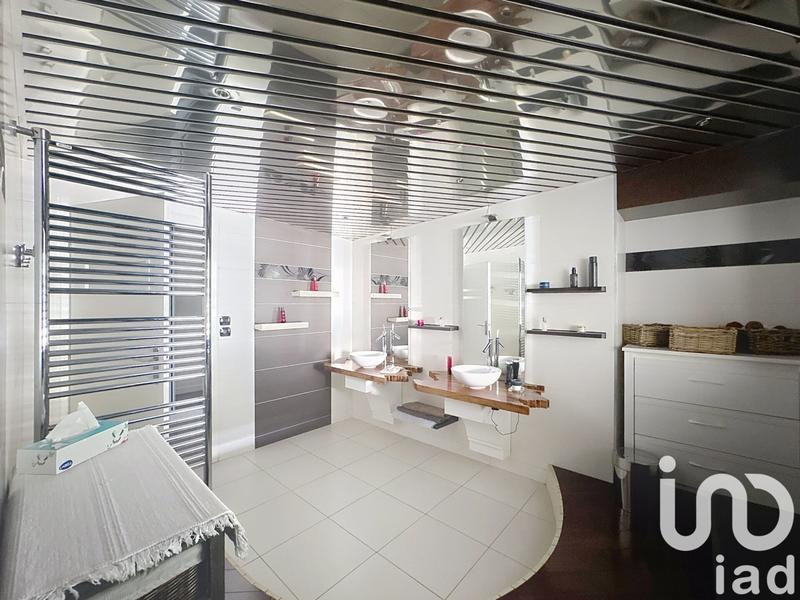 Maison - 272 m² - 8 pièces