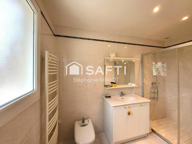 Maison - 188 m² - 9 pièces