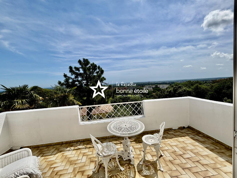 Maison - 250 m² - 8 pièces