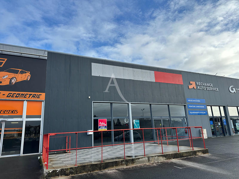 Local commercial - 363 m²