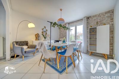 Maison - 140 m² - 5 pièces