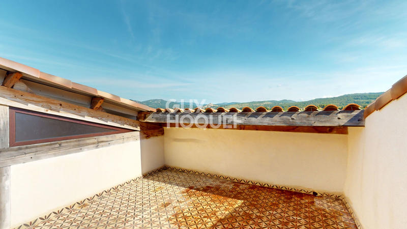 Maison - 180 m² - 7 pièces